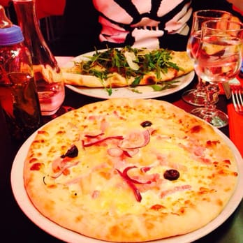 La Trattoria - Pizza Near Me - Lyon, 69