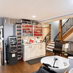 Prive Salon & Spa - Locust Point