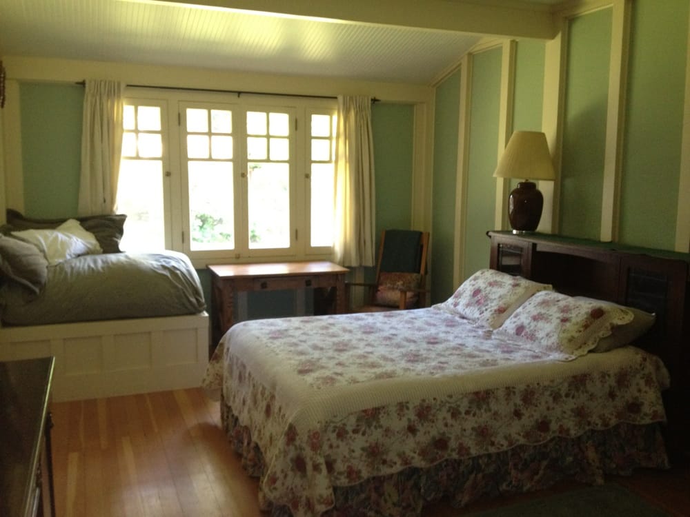 POINT COMFORT LODGE Updated August 2024 21 Photos 27505 Rocky Point Rd, Klamath Falls