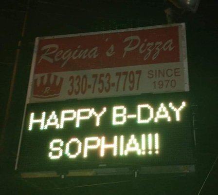 Regina's Pizza by null