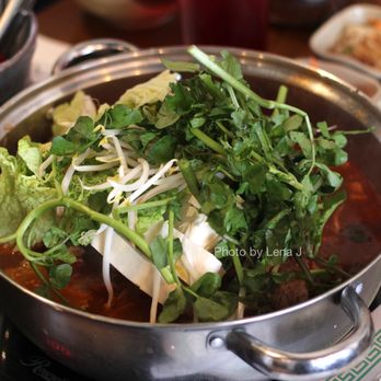 Hanmaru - Gamjatang A  ($37.95) - Pork backbone soup w/ potatoes, tofu, napa, watercress, beansprouts - Korean Near Me - Allston, Massachusetts