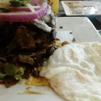 Los Chilaquiles - Chilaquiles de 1/2 chilorio y pork belly - Mexican Near Me - Tijuana, BCN