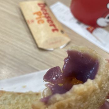 Jollibee - Ube Pie - Fast Food Near Me - Carson, California