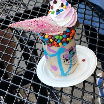 The Yard Milkshake Bar - Milkshake - Ice Cream & Frozen Yogurt Near Me - Pigeon Forge, Tennessee