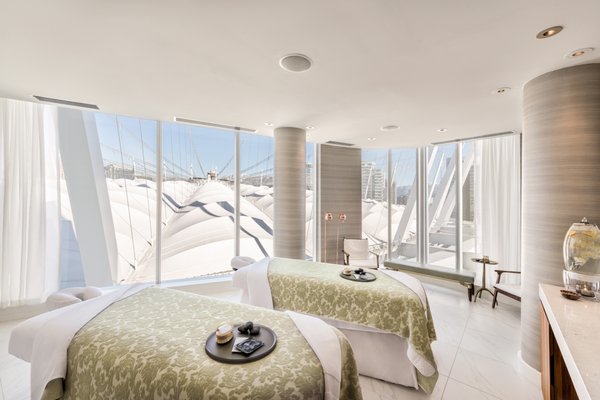 the DOUGLAS, Autograph Collection by null