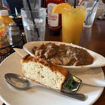 The Irish Colleen - The Irish Beef Stew w Soda Bread. Irish Gold Drink. - Irish Pub Near Me - Pinetop-Lakeside, Arizona