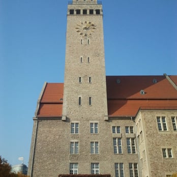 Rathaus Neukölln - Außenansicht - Town Hall Near Me - Berlin, BE