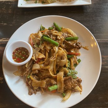 Budsi's Authentic Thai - Budsi's noodles with beef - Thai Near Me - New Orleans, Louisiana Budsi's Authentic Thai - Budsi's noodles with beef - Thai Near Me - New Orleans, Louisiana