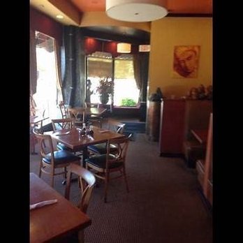 TN Thai Bistro - Interior towards front door. - Thai Near Me - Grosse Pointe, Michigan