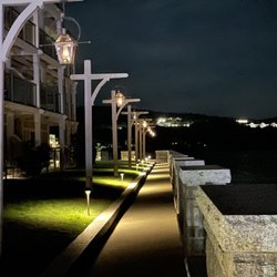 Harborside Hotel Spa & Marina - Waterfront path runs alongside the hotel
