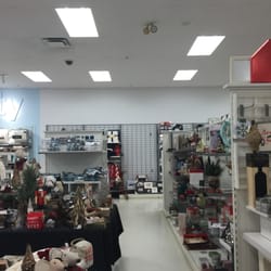 Marshalls - Brockton Marshalls -- Westgate Mall : 544 Westgate Drive, Brockton Interior