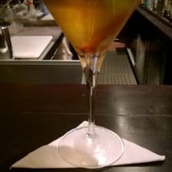 Admiral's Place - Admiral's place: Uma boa variação do Manhattan . Bourbon, grand marnier e açúcar de agave. Aprovado :)