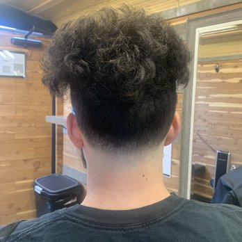 Jake’s Barber Truck - Awesome neck skin fade! - Barbers Near Me - Seattle, Washington Jake’s Barber Truck - Awesome neck skin fade! - Barbers Near Me - Seattle, Washington