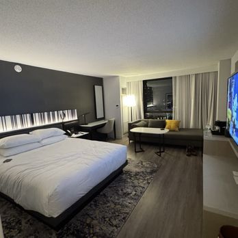 Hyatt Regency Chicago - Hotels Near Me - Chicago, Illinois