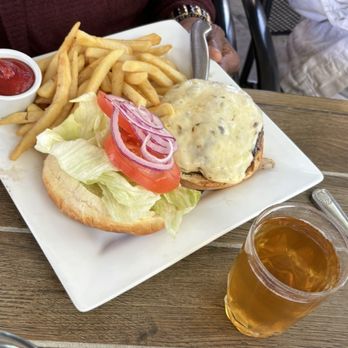 Garden Center Cafe - Burger - New American Near Me - Fallbrook, California