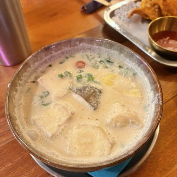 Ezankaya - Tom Kha - Thai Near Me - Chicago, Illinois