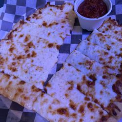 Stan & Ollie's Pub/Three Cousins Pizza - Cheesey bread