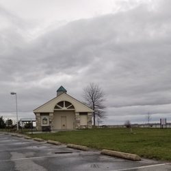 Fox Point State Park - Restrooms only opened during season.