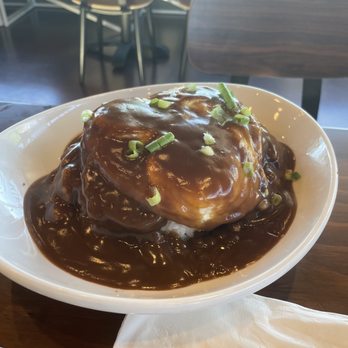 Kihei Caffe Lahaina - Loco moco with beef patty - Breakfast & Brunch Near Me - Lahaina, Hawaii
