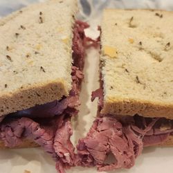 Larry's Deli Land O Lakes - Corned Beef Special on Rye.