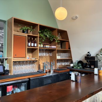Le Hut Dinette - Bar - Wine Bars Near Me - Santa Ana, California Le Hut Dinette - Bar - Wine Bars Near Me - Santa Ana, California