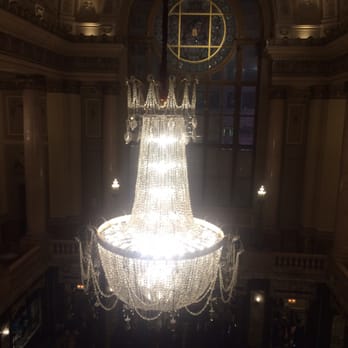 Chicago Theatre - Performing Arts Near Me - Chicago, Illinois Chicago Theatre - Performing Arts Near Me - Chicago, Illinois