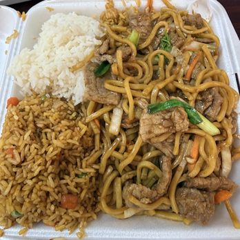 Chen's Kitchen - DC-22 Beef Lo Mein - Chinese Near Me - Houston, Texas Chen's Kitchen - DC-22 Beef Lo Mein - Chinese Near Me - Houston, Texas