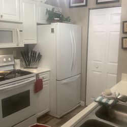 Best Choice Appliances - I got a really nice apartment size frig at a reasonable price.
