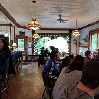 Lighthouse Inn & Restaurant - people sitting at tables in a restaurant - American Near Me - Seal Harbor, Maine Lighthouse Inn & Restaurant - people sitting at tables in a restaurant - American Near Me - Seal Harbor, Maine