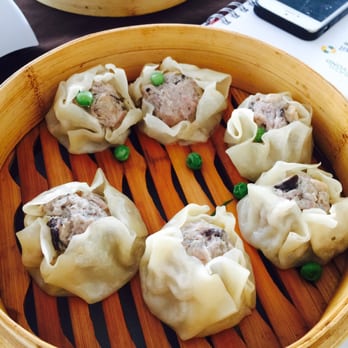 Yuzu-an - Shumai: Trouxinha cozida ao vapor de pernil moído com shitake. - Japanese Near Me - Brasília, DF Yuzu-an - Shumai: Trouxinha cozida ao vapor de pernil moído com shitake. - Japanese Near Me - Brasília, DF
