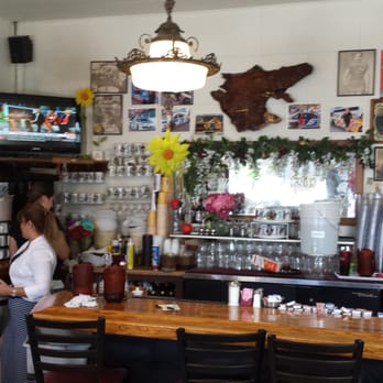 Auntie Mame's - Main room showing the old bar used as a counter. - Breakfast & Brunch Near Me - Scotts Valley, California