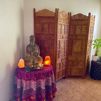 Move 4 Less - All my Buddha statues in salt lamps arrived in perfect condition - Movers Near Me - Las Vegas, Nevada Move 4 Less - All my Buddha statues in salt lamps arrived in perfect condition - Movers Near Me - Las Vegas, Nevada