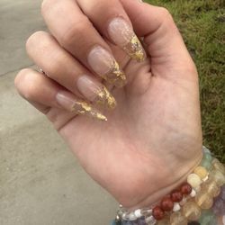 Rose Nails - Full set, clear nails with gold flakes hand laid