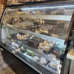 Bon Vivant - Dessert display case