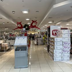 Boscov's - Still not busy:-)