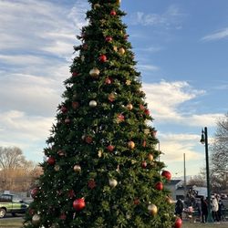Lehi City - Christmas tree at the Legacy Center