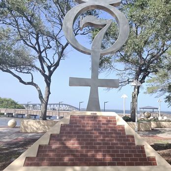 Mercury Monument - Landmarks & Historical Buildings Near Me Mercury Monument - Landmarks & Historical Buildings Near Me