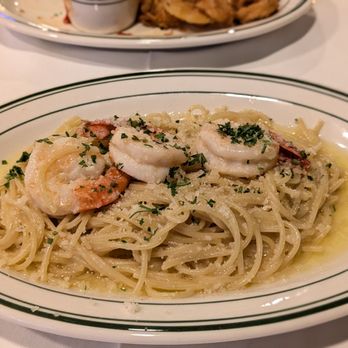 Cucciolo Famiglia  - Shrimp scampi - Italian Near Me - Durham, North Carolina