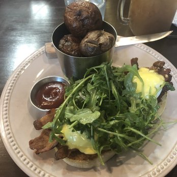 Scratch Kitchen - Super yummy BLT Benny - Breakfast & Brunch Near Me - Honolulu, Hawaii Scratch Kitchen - Super yummy BLT Benny - Breakfast & Brunch Near Me - Honolulu, Hawaii