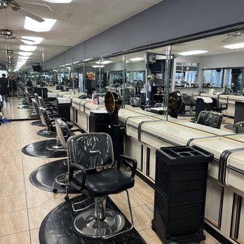 Jerry Roberts Salon - Hair Salons Near Me - Huntington Beach, California Jerry Roberts Salon - Hair Salons Near Me - Huntington Beach, California