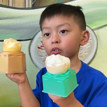 Sweet Saigon - peach and mango icecream - Juice Bars & Smoothies Near Me - Grand Prairie, Texas