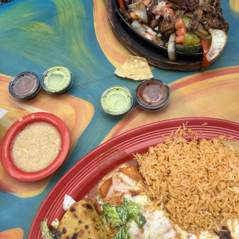 Salsa & Beer - Combos and steak fajitas - Mexican Near Me - Van Nuys, California Salsa & Beer - Combos and steak fajitas - Mexican Near Me - Van Nuys, California