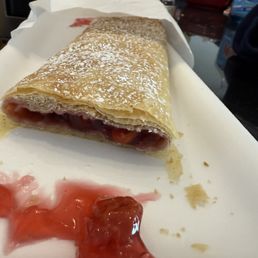 Isn't this amazing? Lots of filling, light, flaky, tasty crust. Isn't this amazing? Lots of filling, light, flaky, tasty crust.