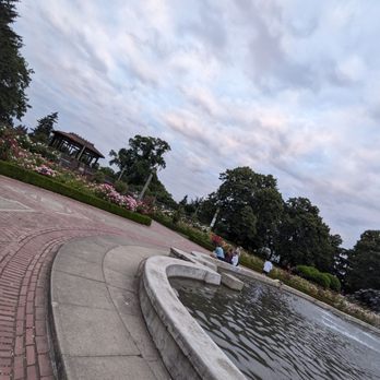 Peninsula Park - Fountain - Parks Near Me - Portland, Oregon Peninsula Park - Fountain - Parks Near Me - Portland, Oregon