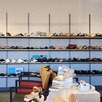 Karavel Shoes - Shoe Stores Near Me - Austin, Texas