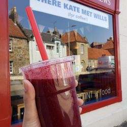 North Point - Berry Smoothie (apple juice with strawberries & banana) where the royals went for coffee dates.