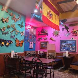 Maracas Mexican Family Restaurant - Good atmosphere!