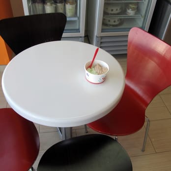 Twist It Top It - interior with my hubby s Pistachio and Nutella Fro Yo - Ice Cream & Frozen Yogurt Near Me - Howard Beach, New York
