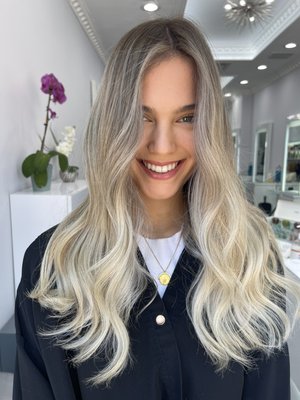 Davida Salon by null