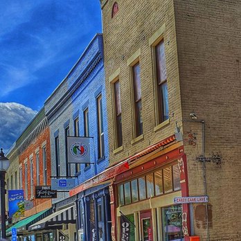 Awnie’s Italian Cuisine - street view of Awnie. - Martinsville, IN